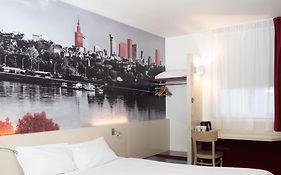 B&b Hotel Warszawa-okęcie  2*